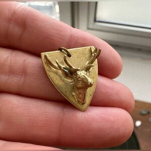 vintage • mounted deer head pendant
